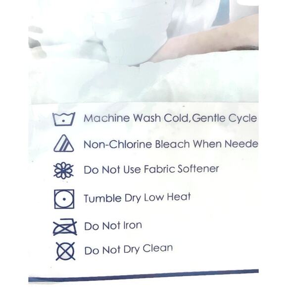 Cotton House Waterproof Mattress Protector Full Size White NEW - Picture 5 of 8